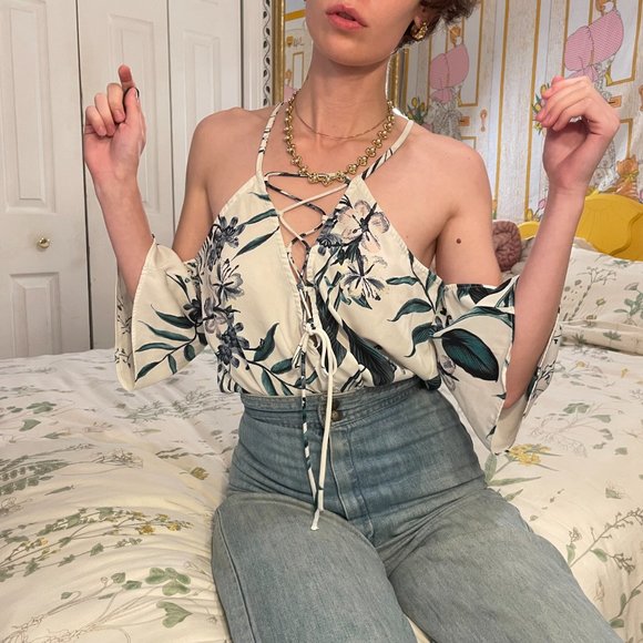 Off the shoulder tropical white and green blouse with bell sleeves! - Picture 3 of 12